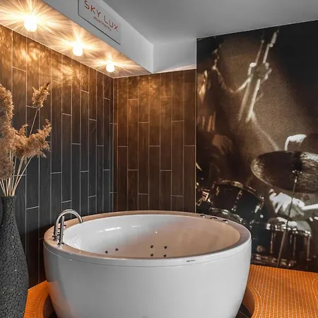 Sky Orange Jacuzzi 28 Floor Apartment Klaipeda Exterior photo