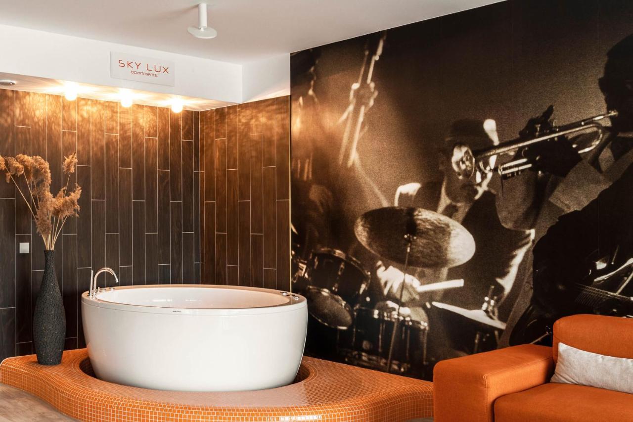 Sky Orange Jacuzzi 28 Floor Апартаменты Клайпеда