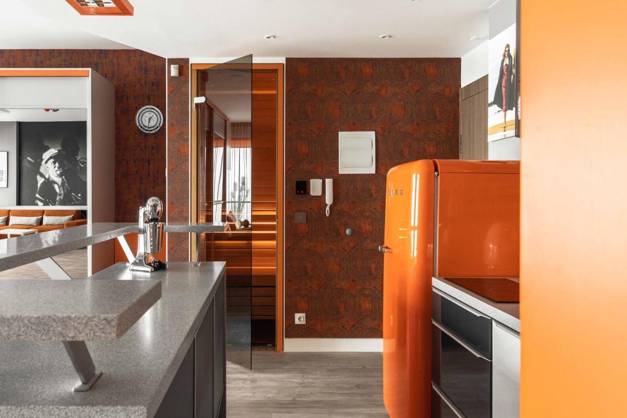 Sky Orange Jacuzzi 28 Floor *