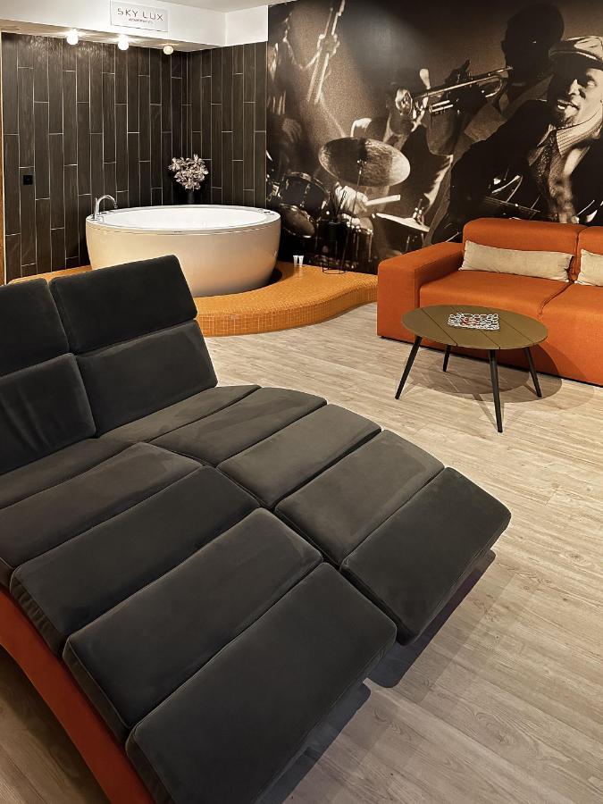 Sky Orange Jacuzzi 28 Floor Клайпеда